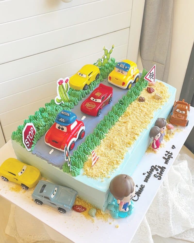 Bánh sinh nhật Ô tô