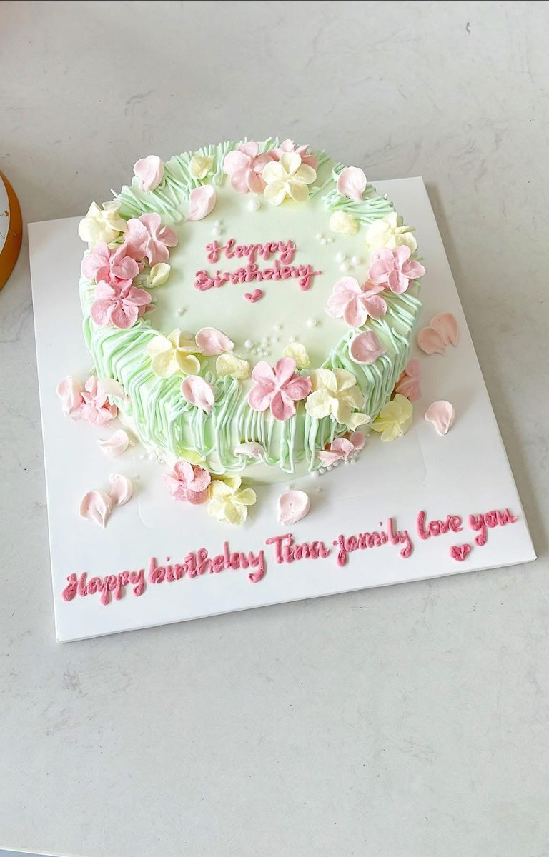 Bánh hoa Hàn Quốc xanh pastel — mẫu 4558 MyMy Bakery